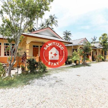 Oyo 89887 Chalet Yunie Marang Esterno foto