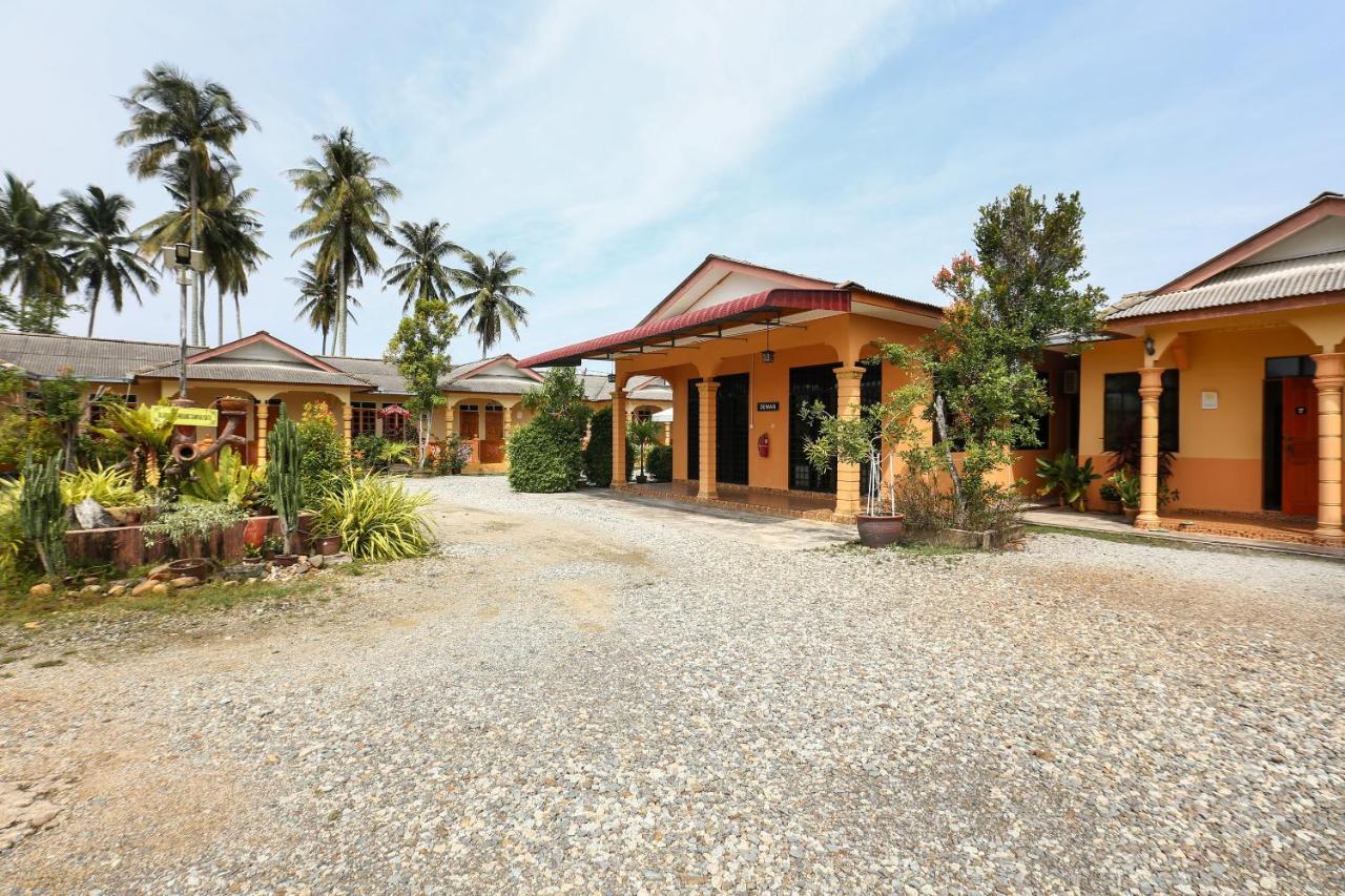 Oyo 89887 Chalet Yunie Marang Esterno foto