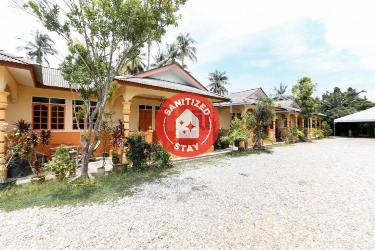 Oyo 89887 Chalet Yunie Marang Esterno foto