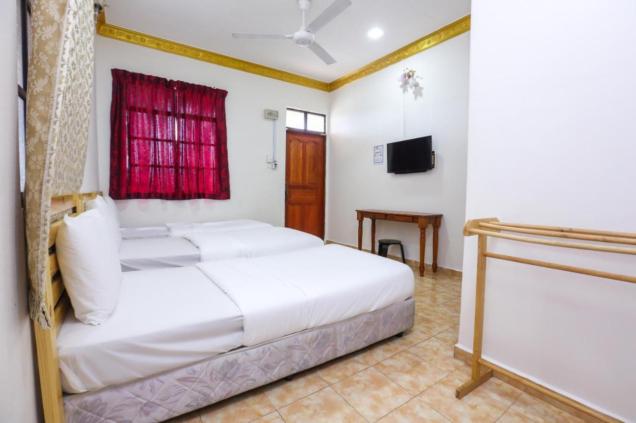 Oyo 89887 Chalet Yunie Marang Esterno foto