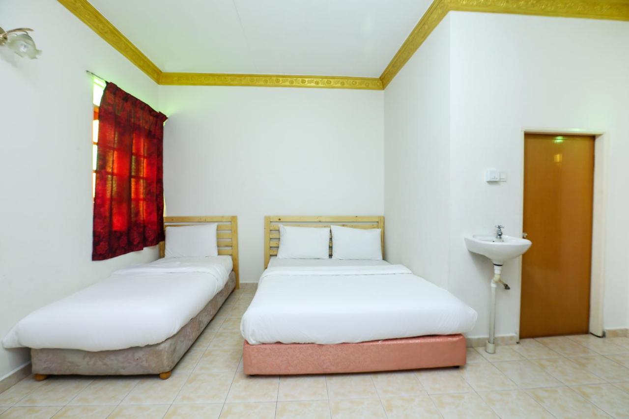 Oyo 89887 Chalet Yunie Marang Esterno foto