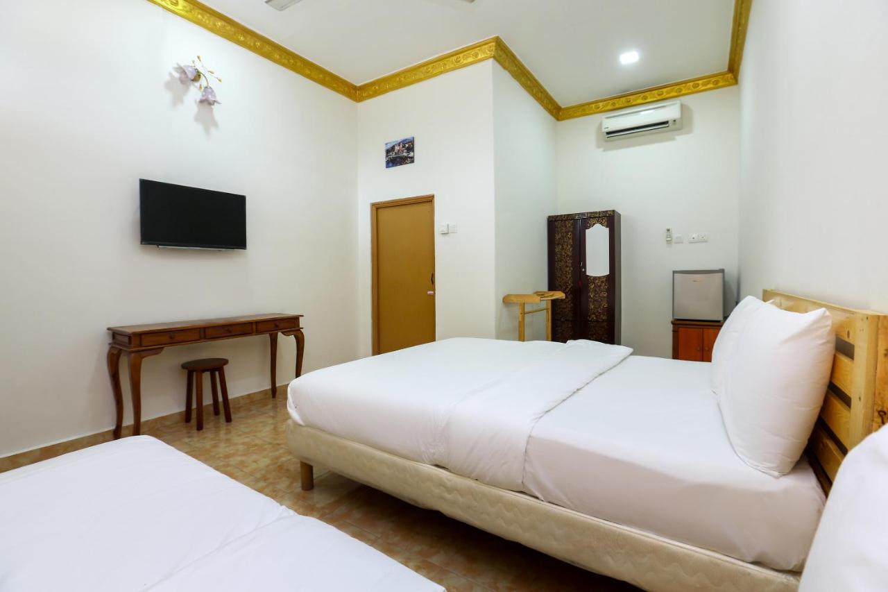 Oyo 89887 Chalet Yunie Marang Esterno foto