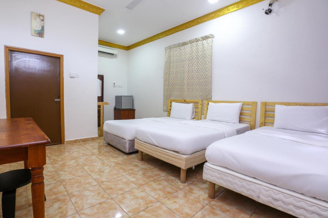 Oyo 89887 Chalet Yunie Marang Esterno foto