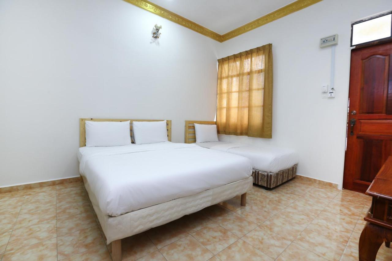 Oyo 89887 Chalet Yunie Marang Esterno foto