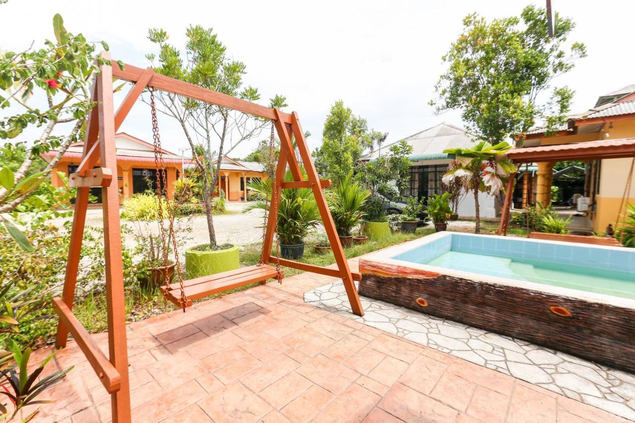 Oyo 89887 Chalet Yunie Marang Esterno foto