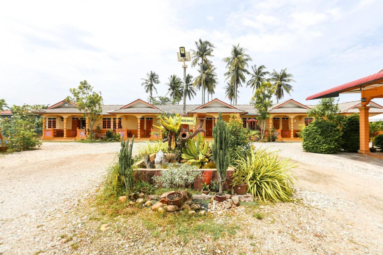 Oyo 89887 Chalet Yunie Marang Esterno foto