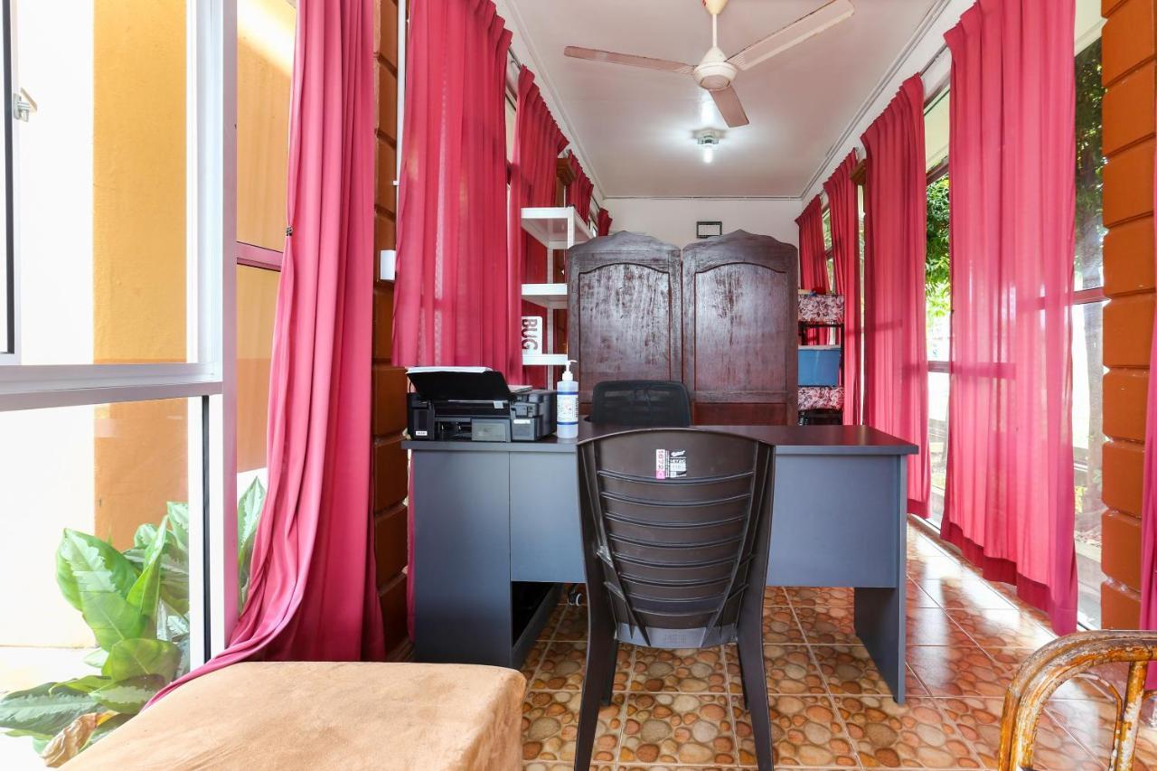 Oyo 89887 Chalet Yunie Marang Esterno foto