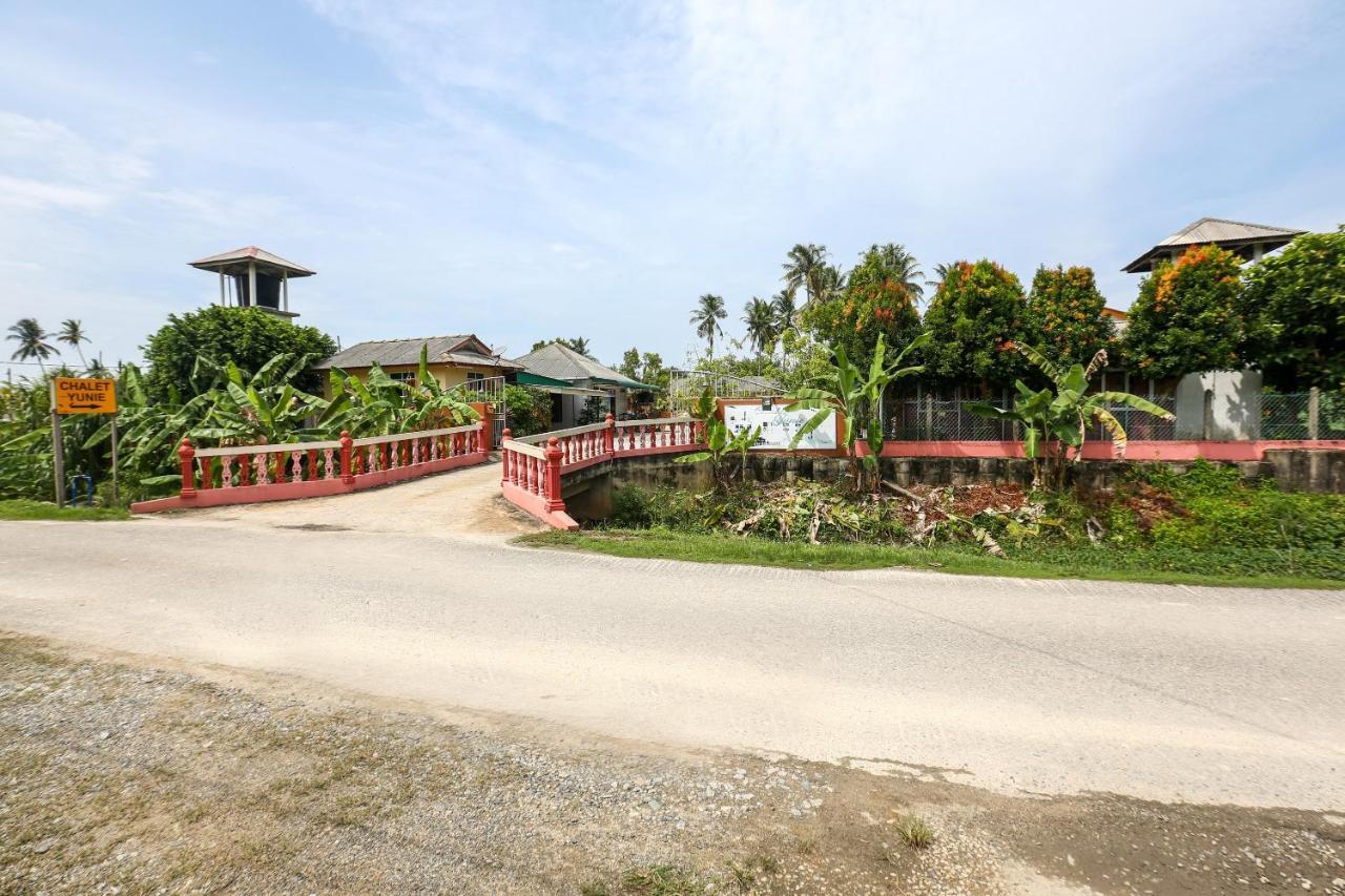 Oyo 89887 Chalet Yunie Marang Esterno foto