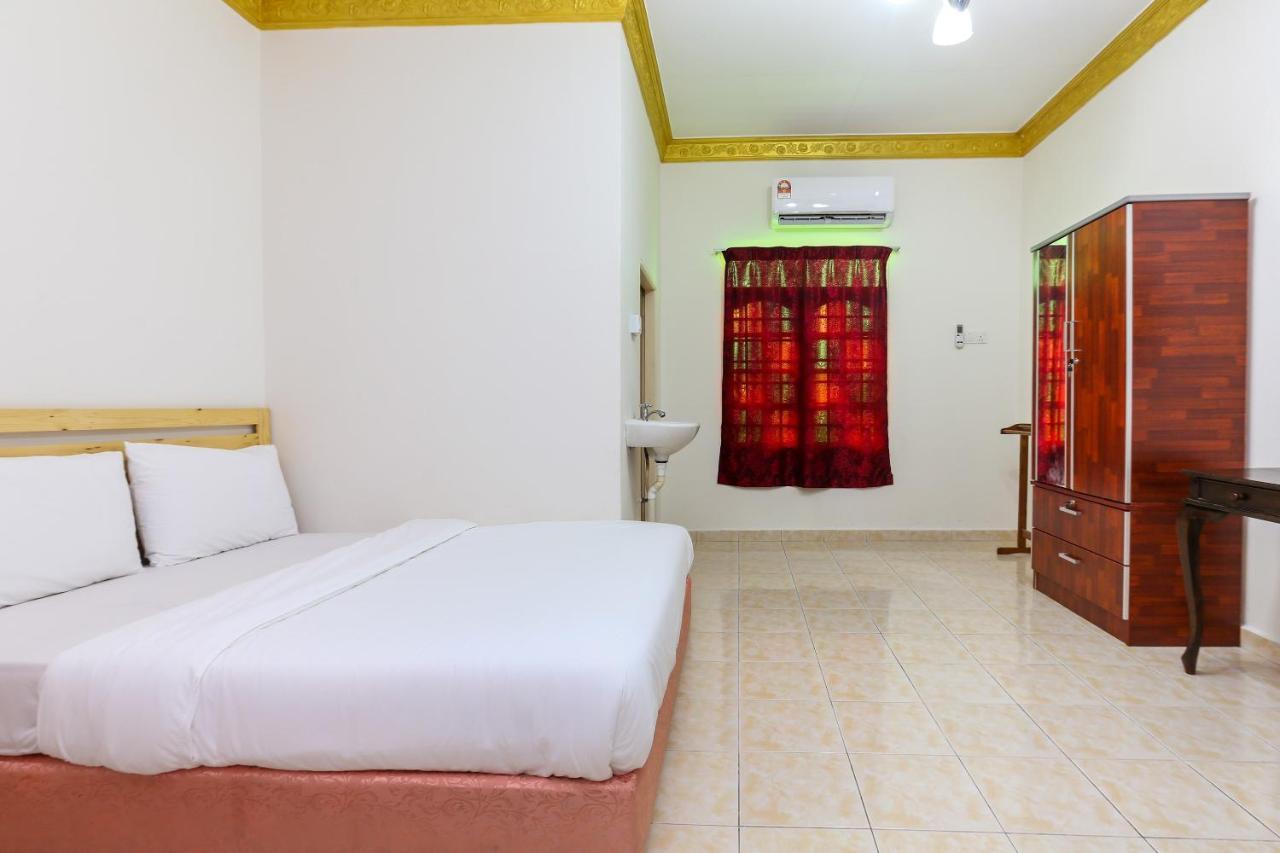 Oyo 89887 Chalet Yunie Marang Esterno foto