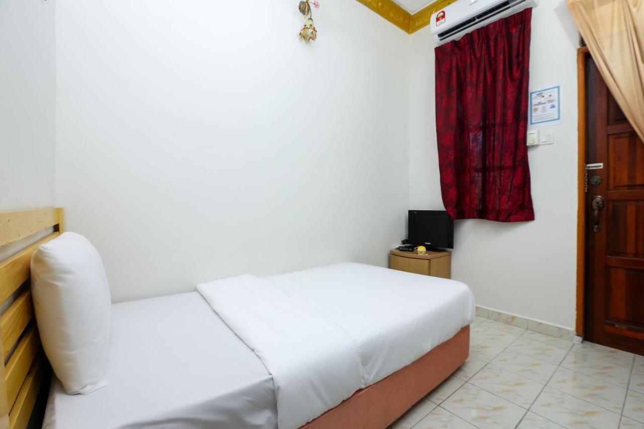 Oyo 89887 Chalet Yunie Marang Esterno foto