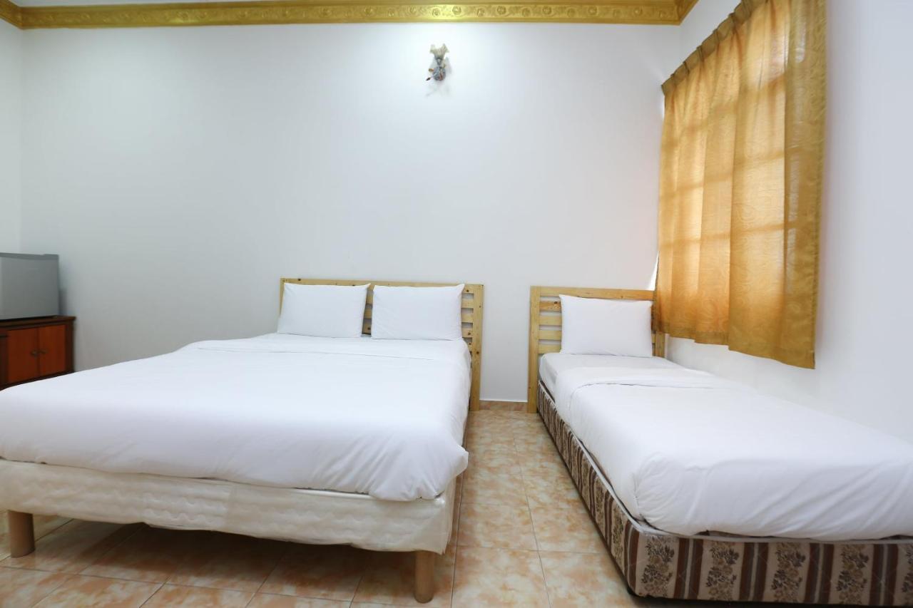 Oyo 89887 Chalet Yunie Marang Esterno foto