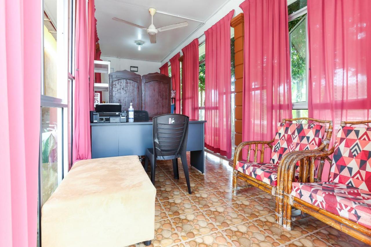 Oyo 89887 Chalet Yunie Marang Esterno foto