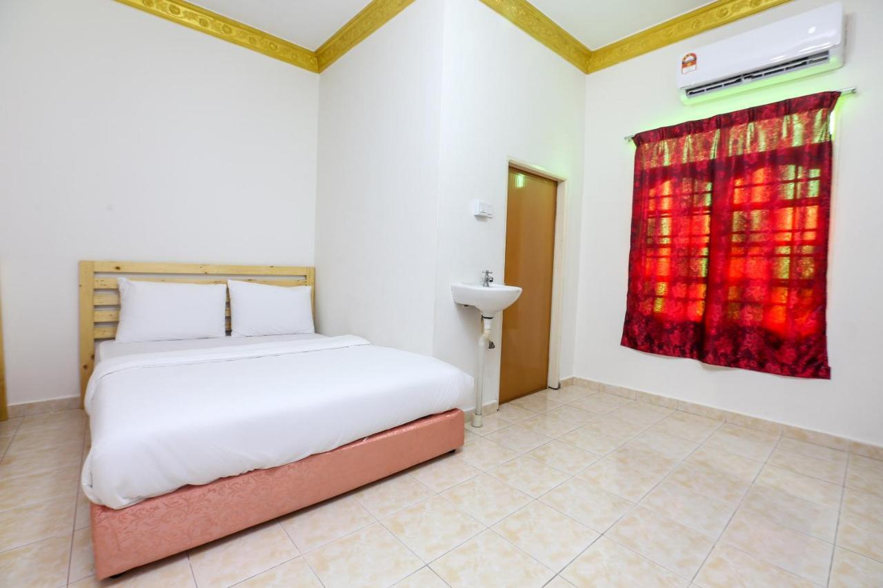 Oyo 89887 Chalet Yunie Marang Esterno foto