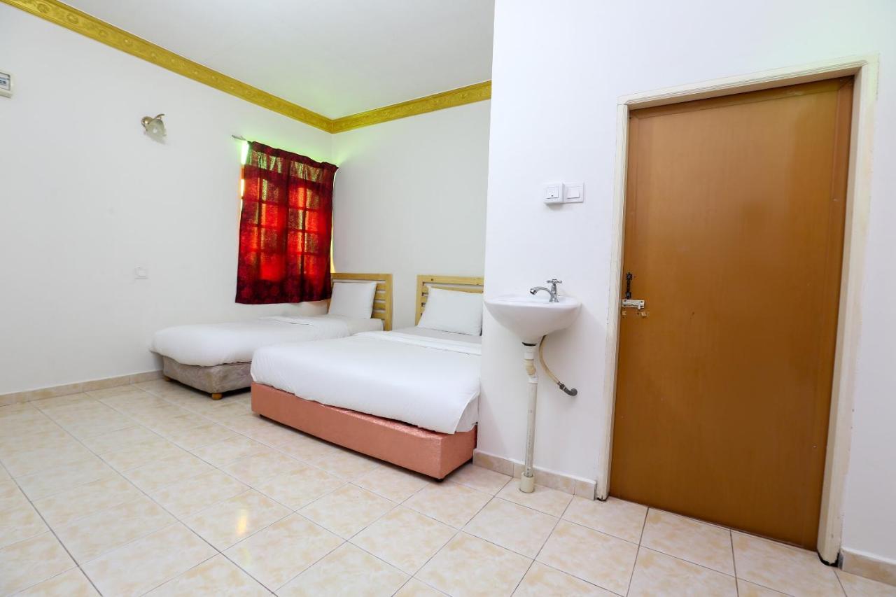 Oyo 89887 Chalet Yunie Marang Esterno foto