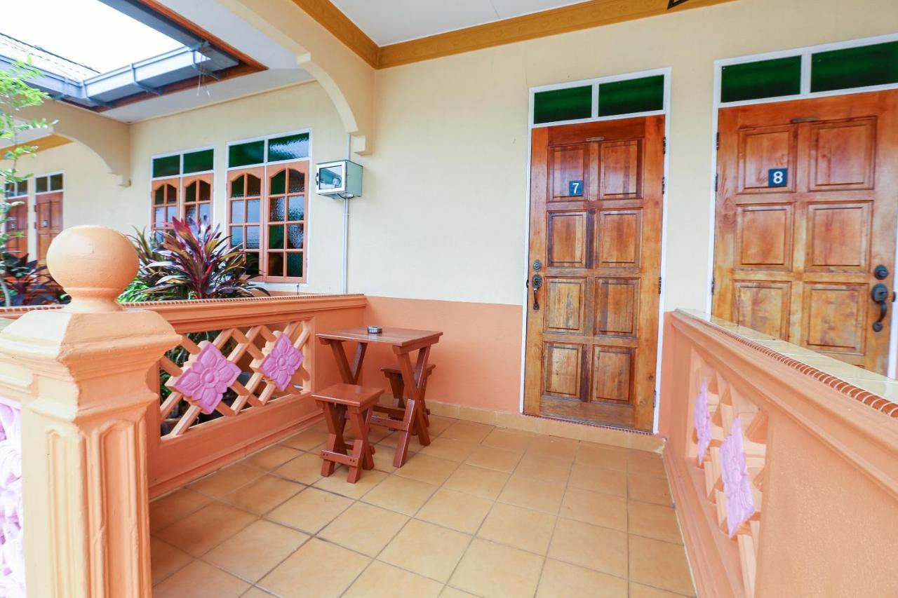 Oyo 89887 Chalet Yunie Marang Esterno foto