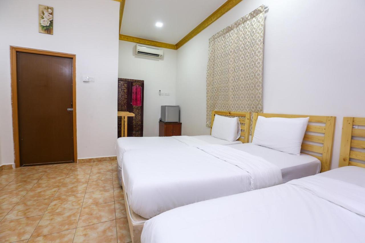 Oyo 89887 Chalet Yunie Marang Esterno foto
