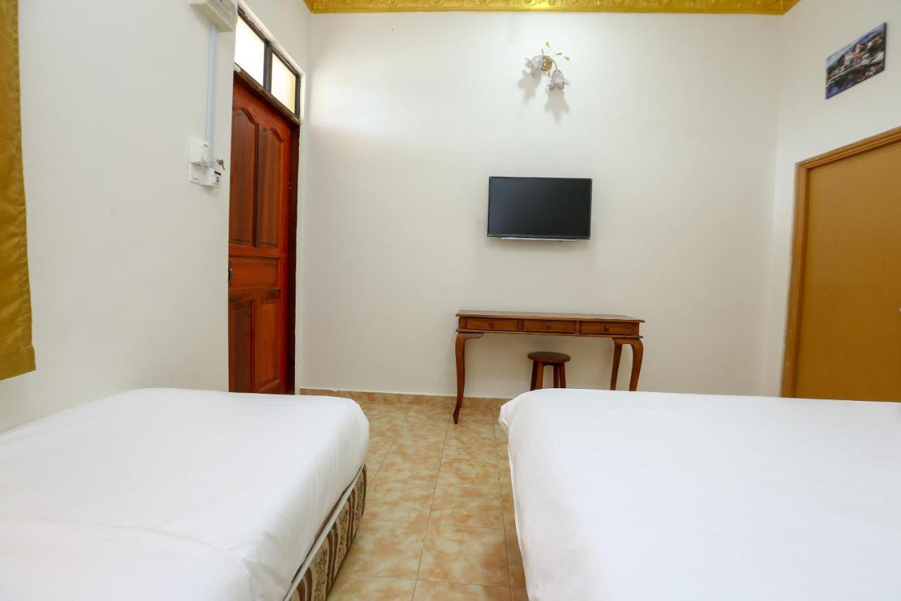 Oyo 89887 Chalet Yunie Marang Esterno foto