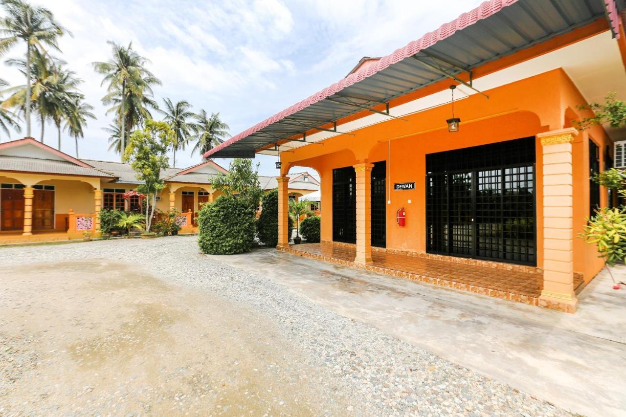 Oyo 89887 Chalet Yunie Marang Esterno foto