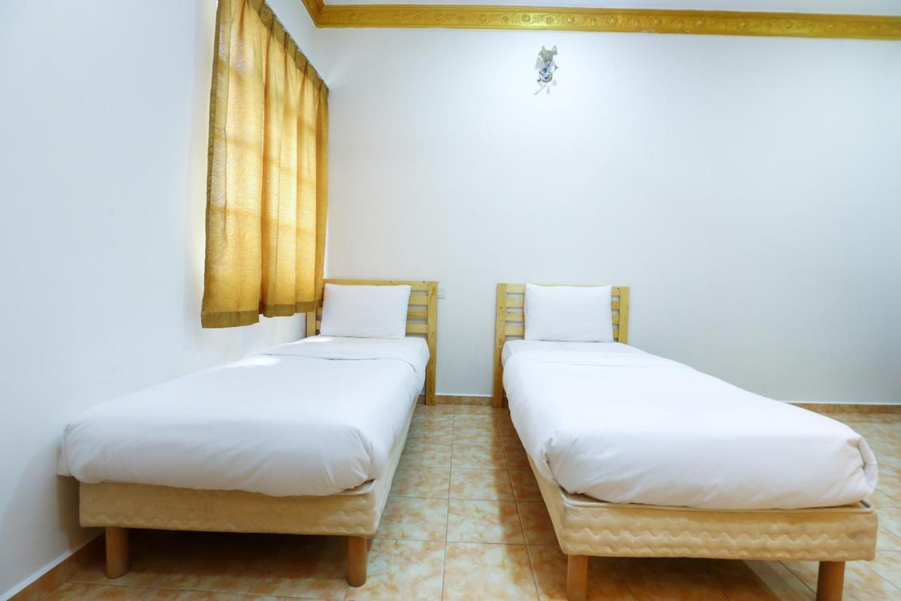 Oyo 89887 Chalet Yunie Marang Esterno foto