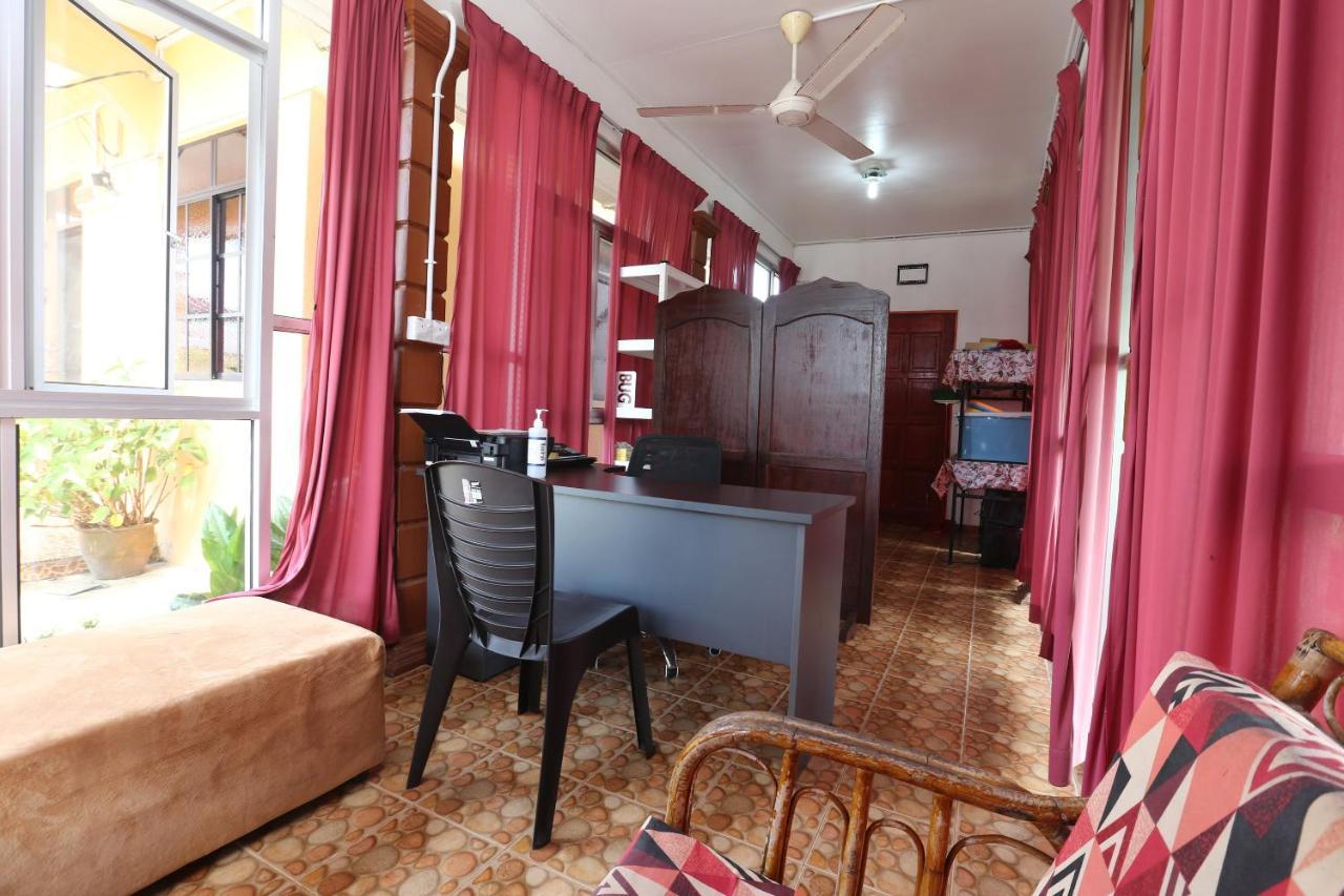 Oyo 89887 Chalet Yunie Marang Esterno foto