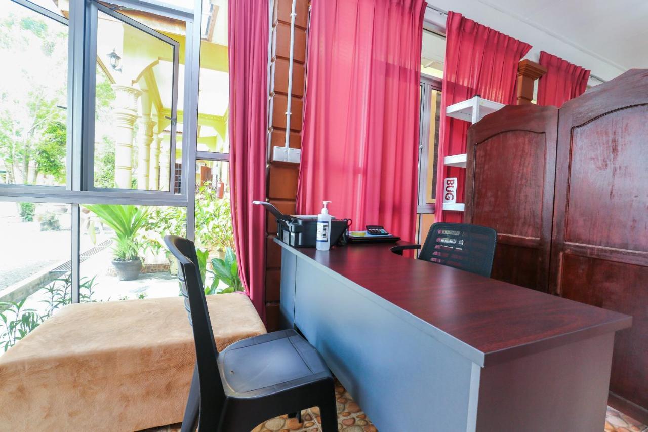 Oyo 89887 Chalet Yunie Marang Esterno foto