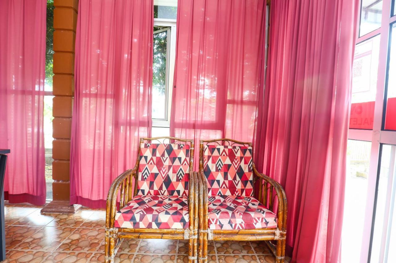 Oyo 89887 Chalet Yunie Marang Esterno foto