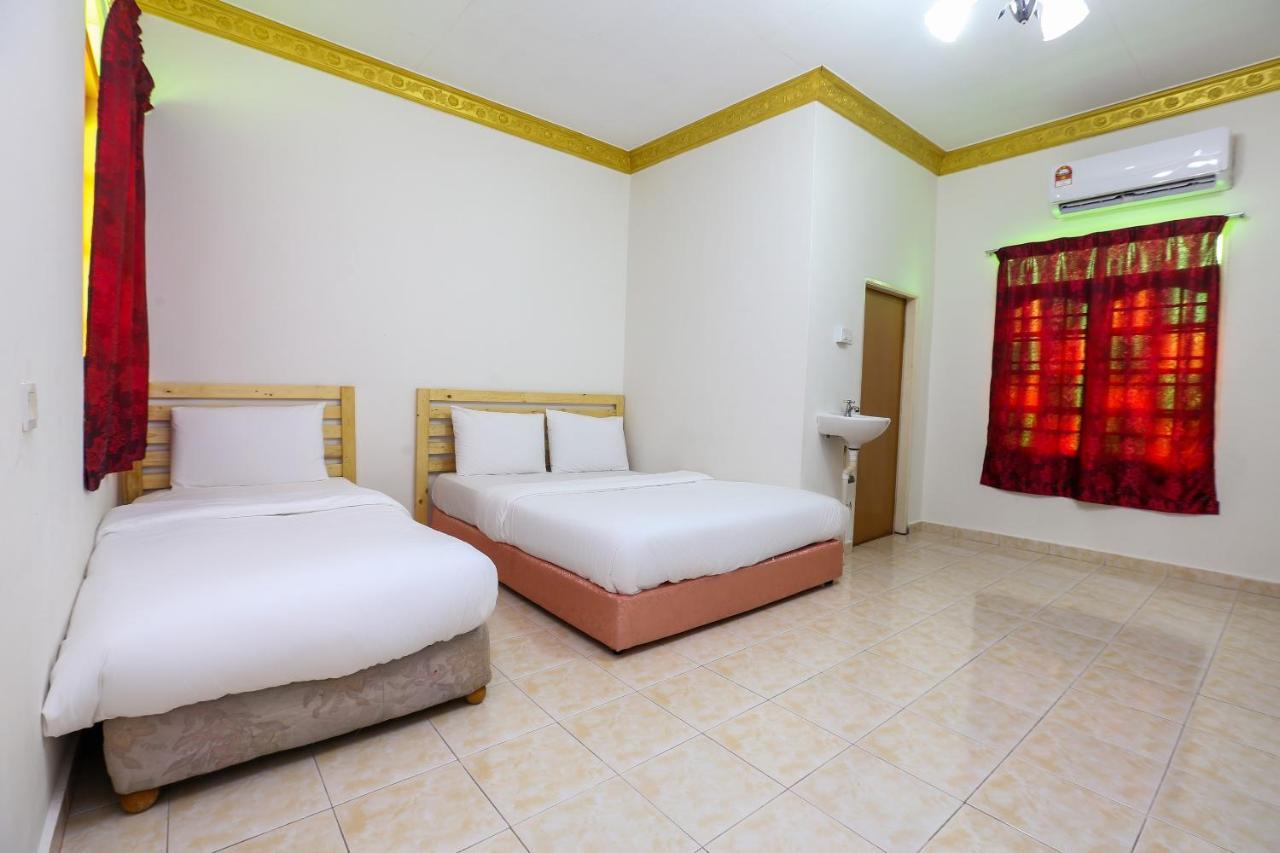 Oyo 89887 Chalet Yunie Marang Esterno foto