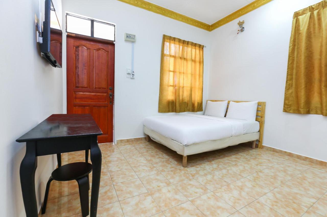 Oyo 89887 Chalet Yunie Marang Esterno foto