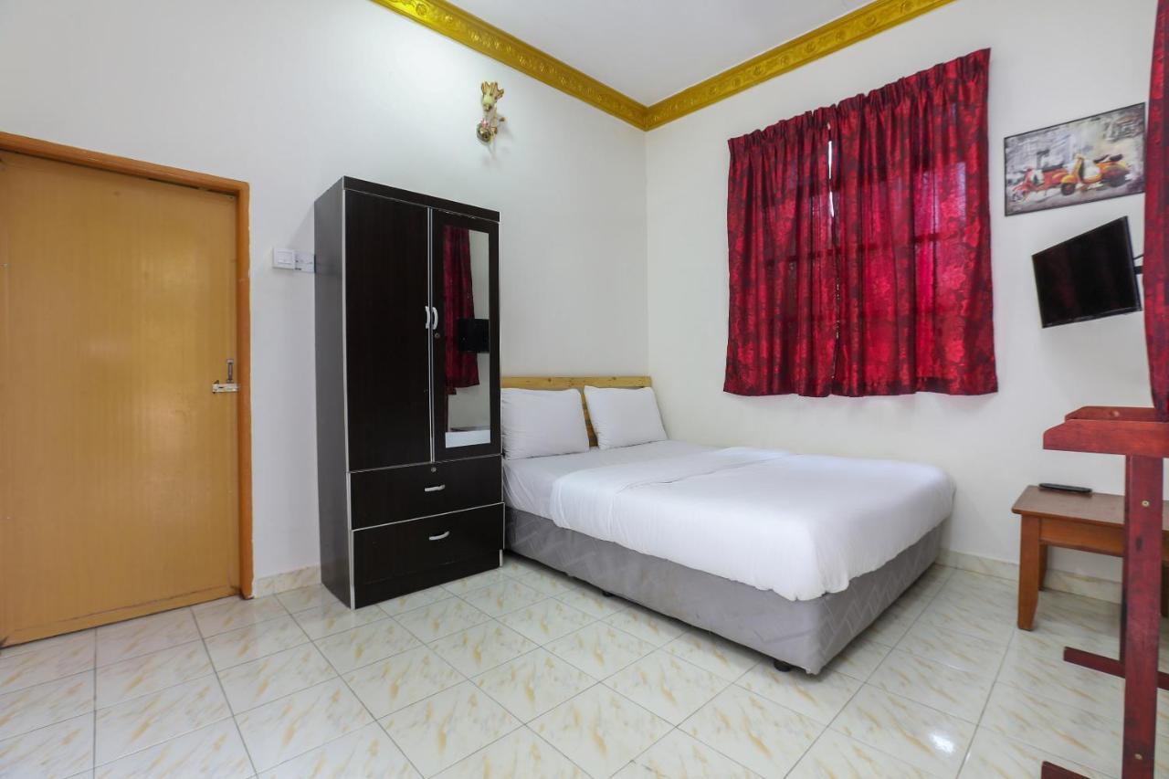 Oyo 89887 Chalet Yunie Marang Esterno foto